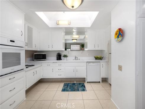 1461 Merion 52F WayM-2, Seal Beach, CA