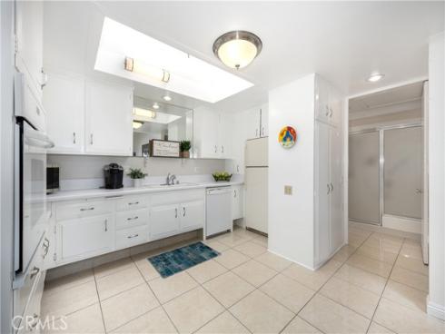 1461 Merion 52F WayM-2, Seal Beach, CA