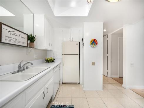 1461 Merion 52F WayM-2, Seal Beach, CA