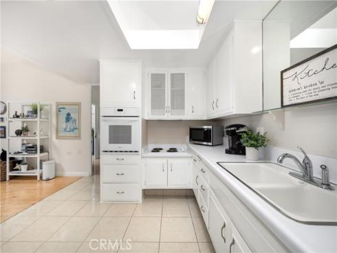 1461 Merion 52F WayM-2, Seal Beach, CA