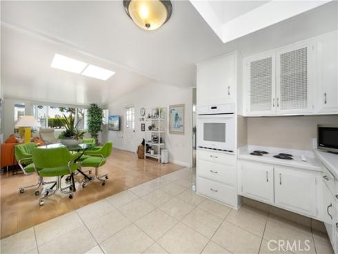 1461 Merion 52F WayM-2, Seal Beach, CA