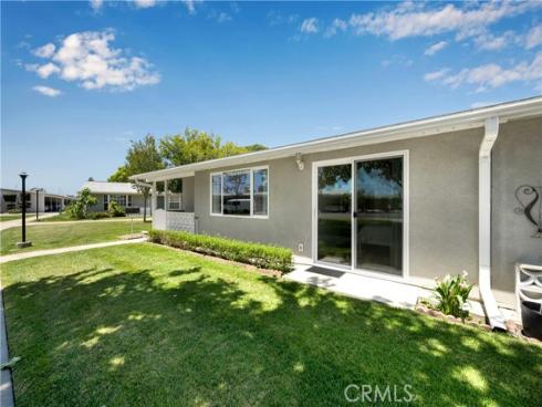 1461 Merion 52F WayM-2, Seal Beach, CA