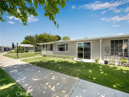 1461 Merion 52F WayM-2, Seal Beach, CA