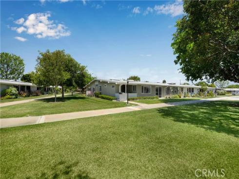 1461 Merion 52F WayM-2, Seal Beach, CA