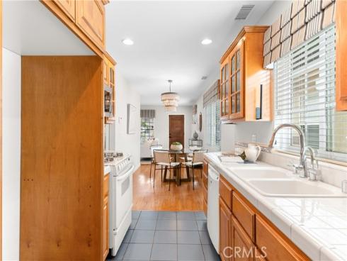 1518  Ocean   Avenue, Seal Beach, CA