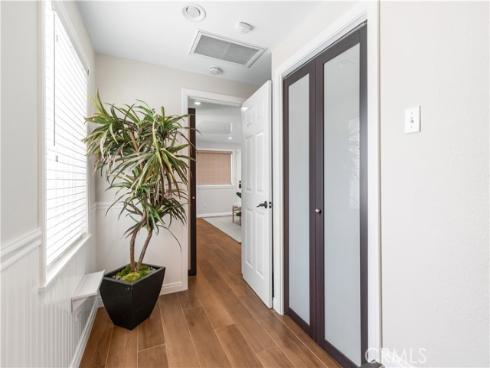 1518  Ocean   Avenue, Seal Beach, CA