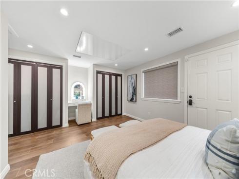 1518  Ocean   Avenue, Seal Beach, CA