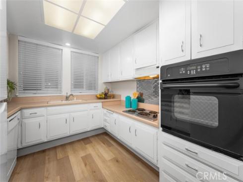 1930 St John 29L RoadM-15, Seal Beach, CA