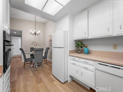 1930 St John 29L RoadM-15, Seal Beach, CA