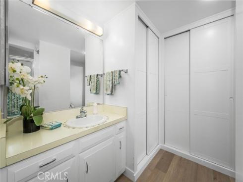 1930 St John 29L RoadM-15, Seal Beach, CA