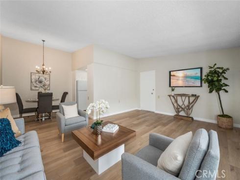 1930 St John 29L RoadM-15, Seal Beach, CA