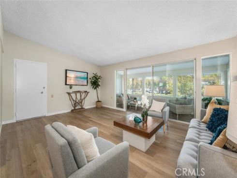 1930 St John 29L RoadM-15, Seal Beach, CA