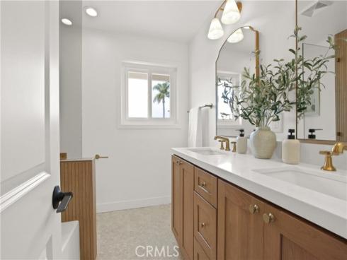 4664 Fir Avenue, Seal Beach, CA