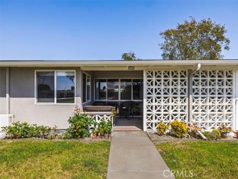 13881  Thunderbird  M1-63E  Drive, Seal Beach, CA