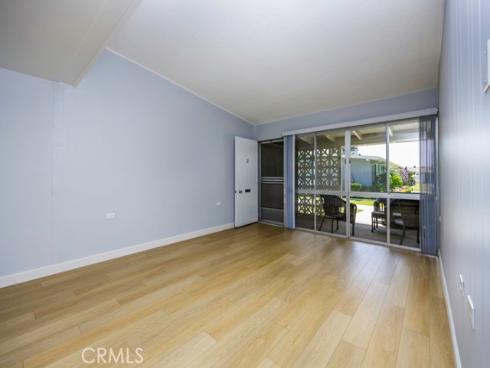 13881  Thunderbird  M1-63E  Drive, Seal Beach, CA