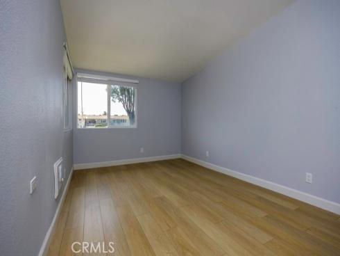 13881  Thunderbird  M1-63E  Drive, Seal Beach, CA