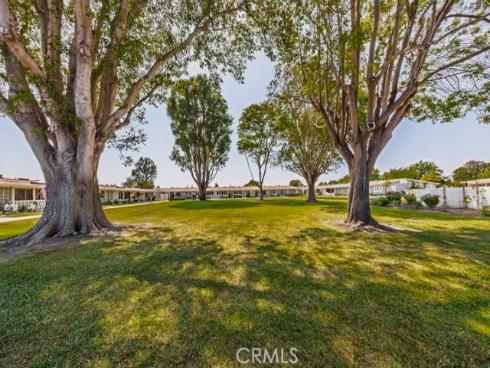 13881  Thunderbird  M1-63E  Drive, Seal Beach, CA