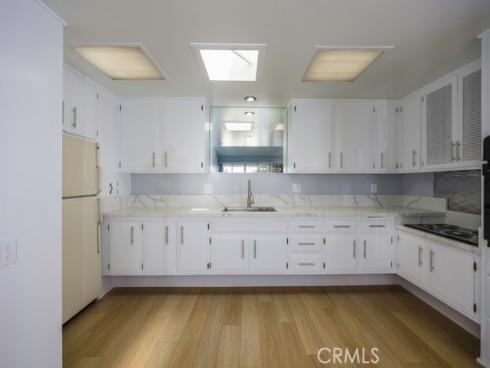 13881  Thunderbird  M1-63E  Drive, Seal Beach, CA