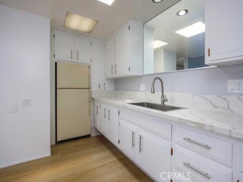 13881  Thunderbird  M1-63E  Drive, Seal Beach, CA