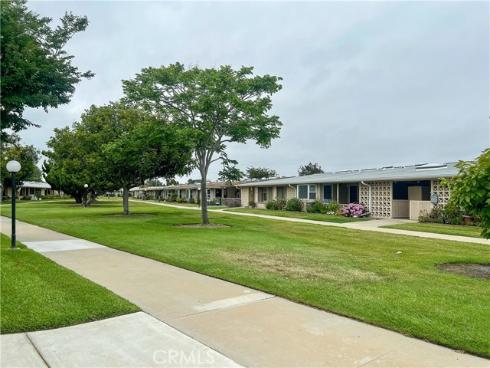 13580  Medinac Lane M5-#101e  , Seal Beach, CA