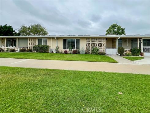 13580  Medinac Lane M5-#101e  , Seal Beach, CA