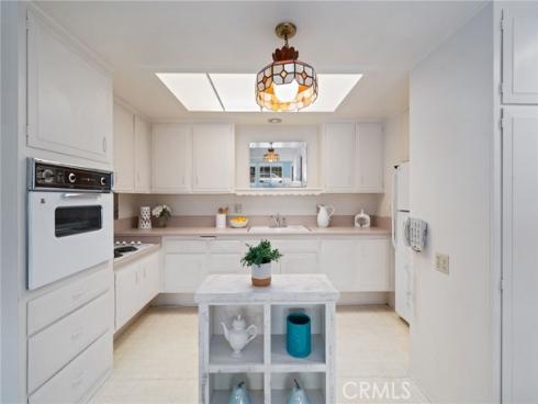 1670 Interlachen 43J Road, Seal Beach, CA