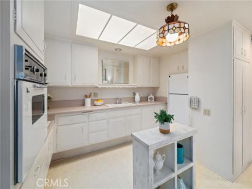 1670 Interlachen 43J Road, Seal Beach, CA