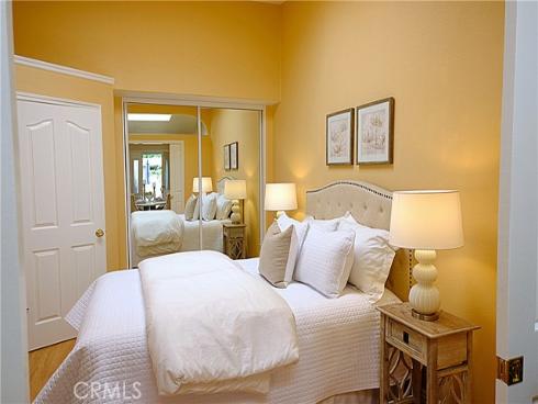 1681 Tam O'shanter 10C M12 Road, Seal Beach, CA