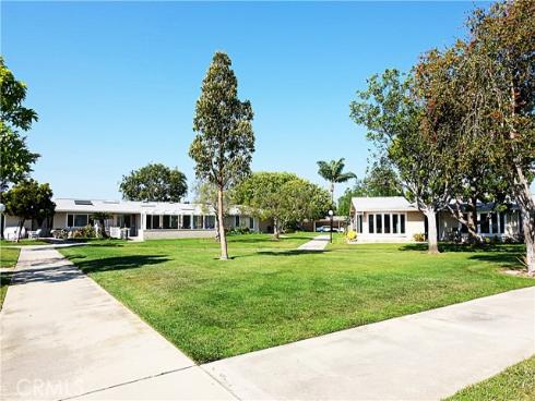 1681 Tam O'shanter 10C M12 Road, Seal Beach, CA