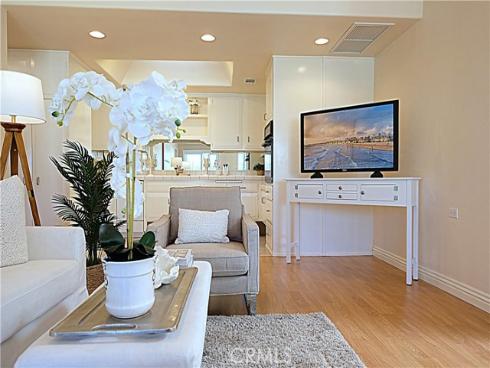 1681 Tam O'shanter 10C M12 Road, Seal Beach, CA