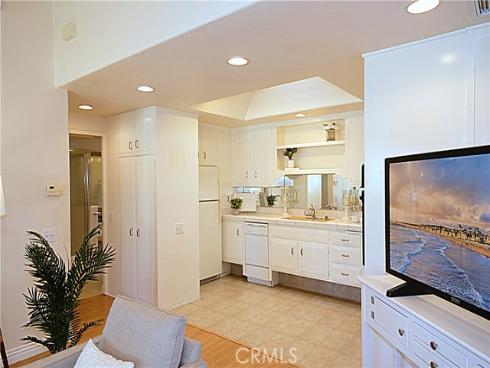 1681 Tam O'shanter 10C M12 Road, Seal Beach, CA