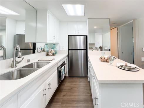 1533  Merion Way, M2-26d  , Seal Beach, CA