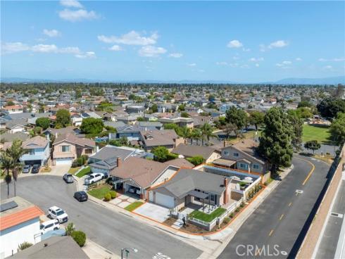 3520  Jasmin   Circle, Seal Beach, CA