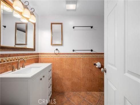 1920  Mckinney  17A  WayM-15, Seal Beach, CA