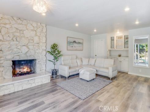 3560  Iris Cir  , Seal Beach, CA