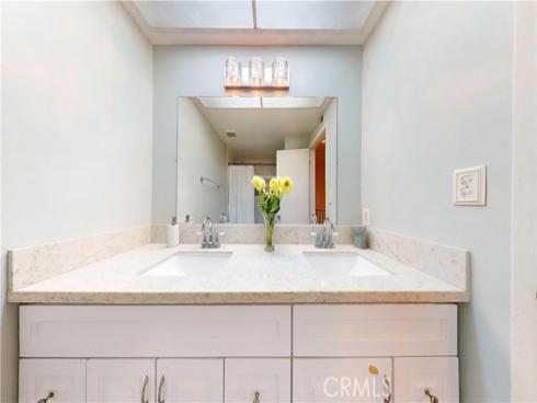 3560  Iris Cir  , Seal Beach, CA