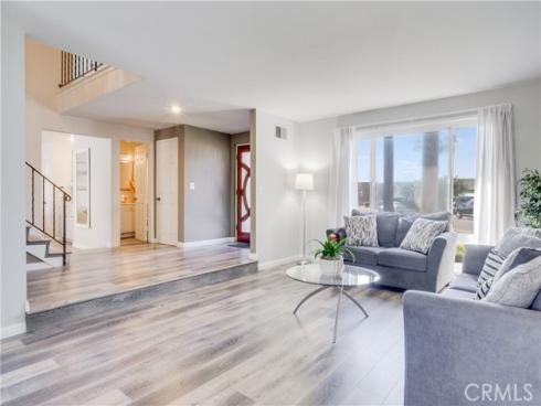 3560  Iris Cir  , Seal Beach, CA