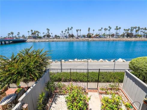 329 Regatta Way , Seal Beach, CA