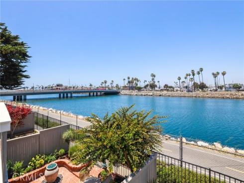 329 Regatta Way , Seal Beach, CA