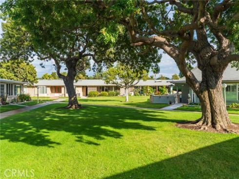 1681  Tam 0'shanter  10J M12  Road, Seal Beach, CA