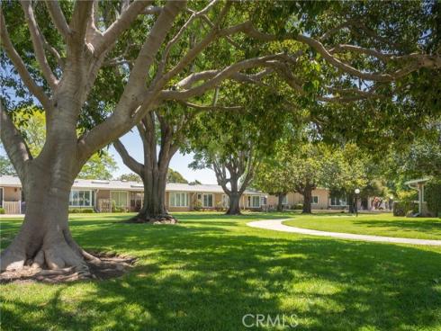 1681  Tam 0'shanter  10J M12  Road, Seal Beach, CA