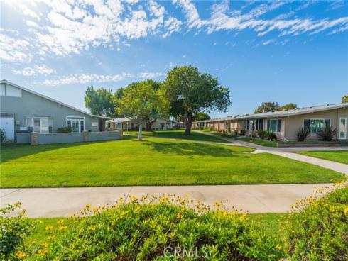 1681  Tam 0'shanter  10J M12  Road, Seal Beach, CA