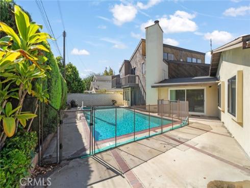 412  Emerald  , Seal Beach, CA