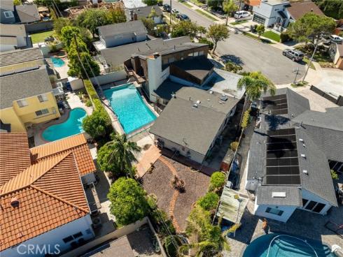 412  Emerald  , Seal Beach, CA