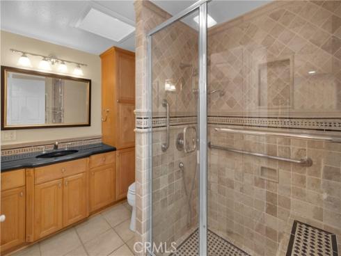 1660  Tam O'shanter  Mutual 14-5F  Road, Seal Beach, CA