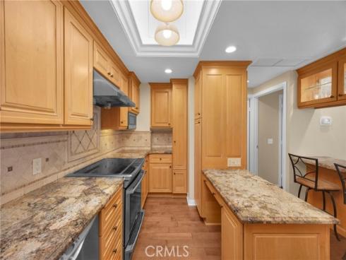 1660  Tam O'shanter  Mutual 14-5F  Road, Seal Beach, CA