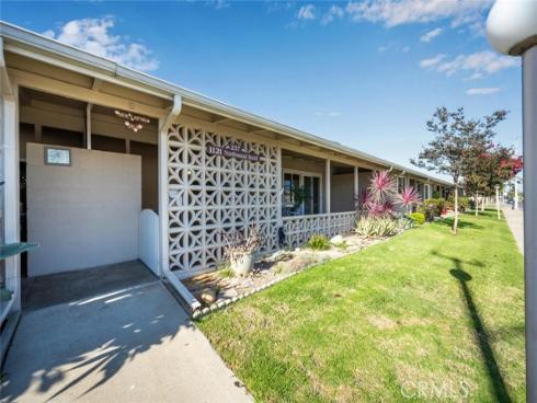 1121  Northwood  237D  M9  Road, Seal Beach, CA