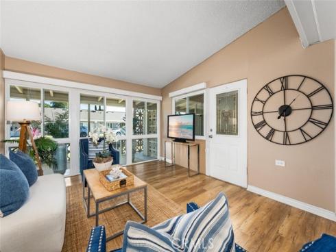 1121  Northwood  237D  M9  Road, Seal Beach, CA