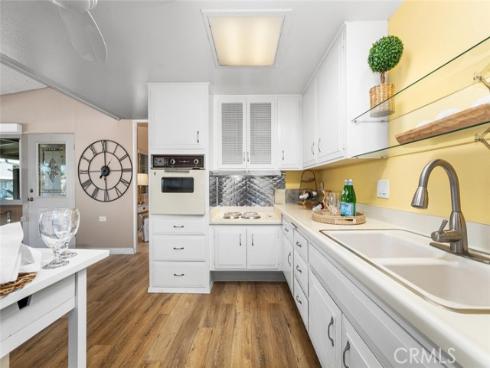 1121  Northwood  237D  M9  Road, Seal Beach, CA