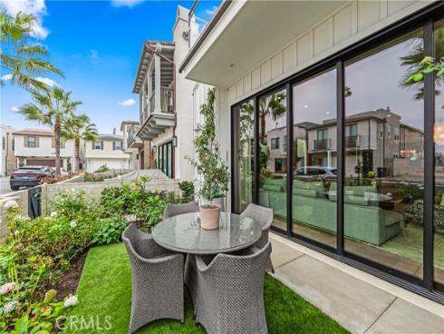 15  Marina Way  , Seal Beach, CA